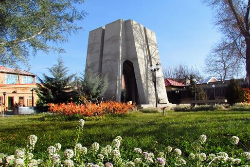 Ο τάφος του Awhadi Maraghehei