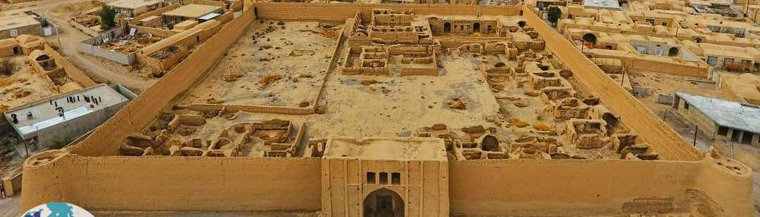 Το κάστρο του Χατζή Χαν στο Εσφανταμπάντ, ένα πλίνθινο κάστρο με τείχη πάχους 2,5 μέτρων.