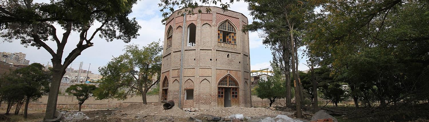 Ο Πύργος Χελατπούσαν στο Ταμπρίζ και η παραδοσιακή τελετή που λάμβανε χώρα εκεί