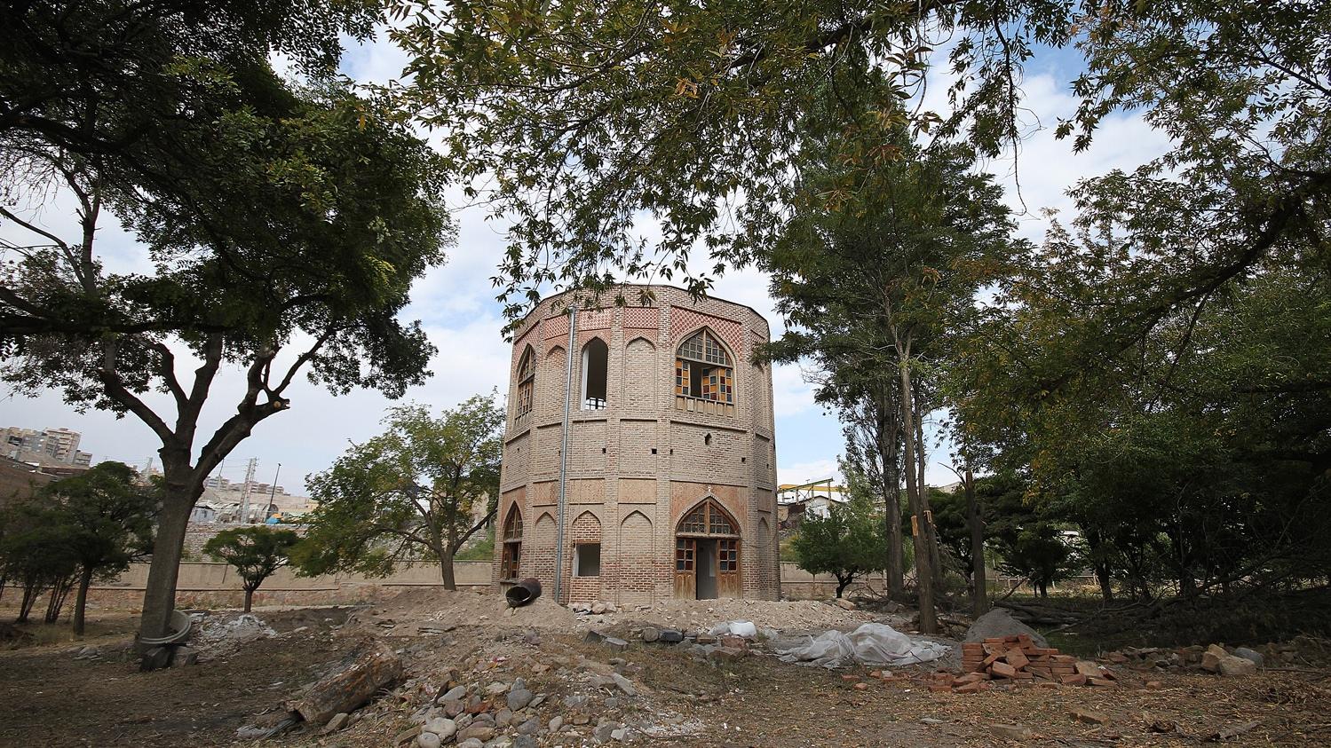 Ο Πύργος Χελατπούσαν στο Ταμπρίζ και η παραδοσιακή τελετή που λάμβανε χώρα εκεί