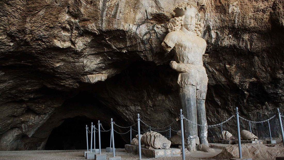 Το Σπήλαιο του Σαπούρ, ένα εντυπωσιακό σπήλαιο που φιλοξενεί το μεγαλύτερο άγαλμα της αρχαίας Περσίας