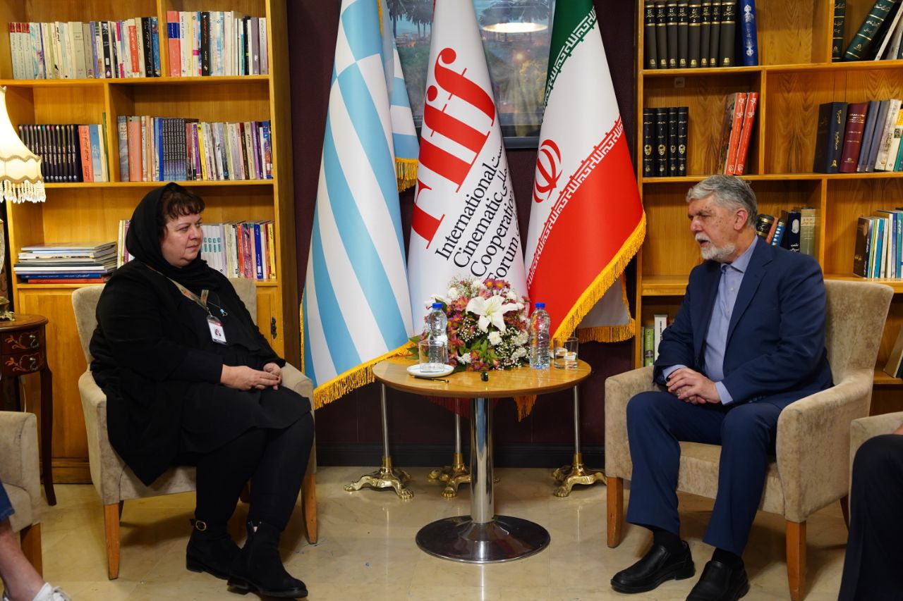 Συνάντηση της Γενικής Διευθύντριας Ελληνικου Κινηματογράφου του ΕΚΚΟΜΕΔ με τον Υπουργό Πολιτισμού της Ισλαμικής Δημοκρατίας του Ιράν και τον Πρόεδρο του Οργανισμού Κινηματογραφικών Υποθέσεων